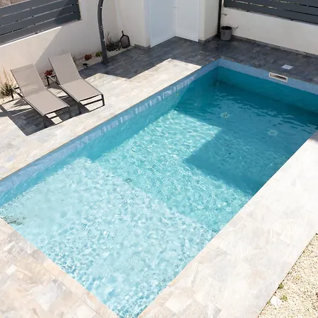 Joseph Con Piscina Villa *